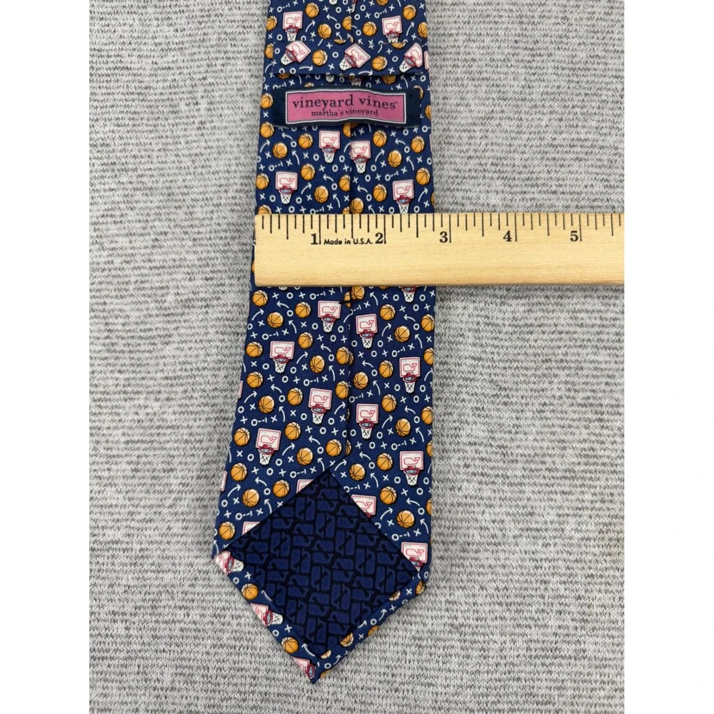 Vineyard Vines Mens Navy Blue Basketball Silk Tie Hoop Game Strategy USA Made